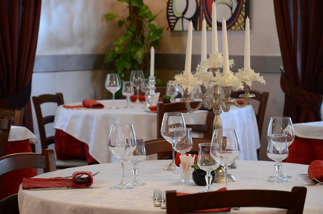 Hotel La Fenice Chiari Extérieur photo